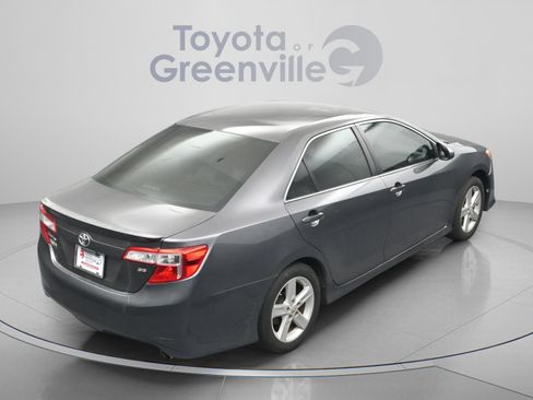 Used 2014 Toyota Camry SE FWD image 15