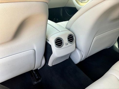 Used 2022 Mercedes-Benz E 350 Sedan image 10
