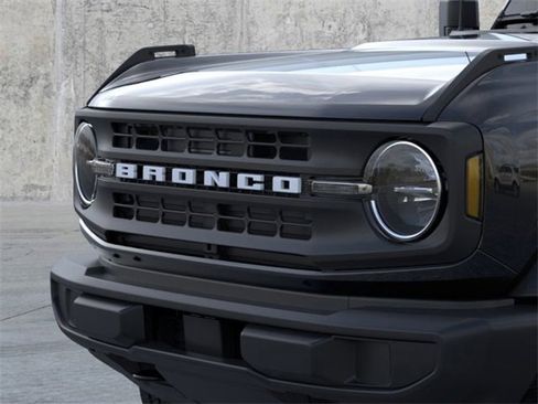 New 2025 Ford Bronco Base image 19