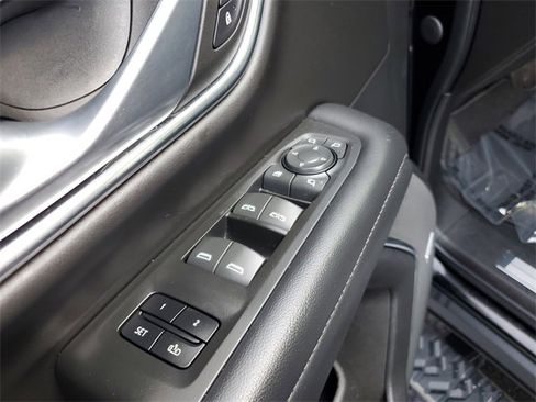 Used 2022 Chevrolet Tahoe Z71 w/ Z71 Off-Road Package image 15