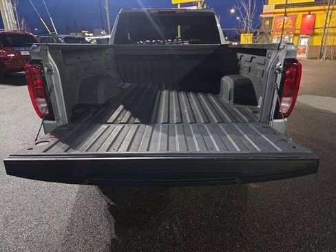 Used 2024 GMC Sierra 1500 Elevation image 10