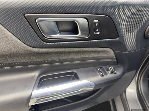 Used 2025 Ford Mustang Coupe image 31