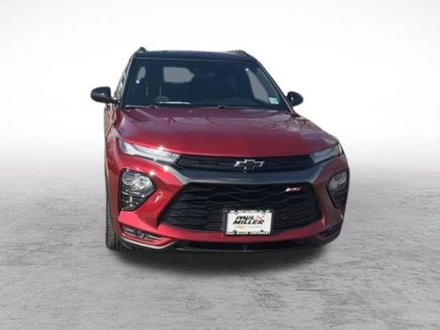 Used 2022 Chevrolet TrailBlazer RS w/ Technology Package FWD image 3