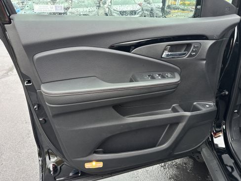 New 2026 Honda Ridgeline Black Edition image 7