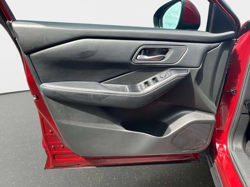 Used 2026 Nissan Rogue SV FWD image 17