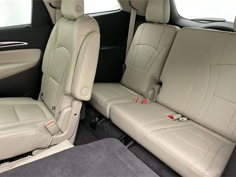 Used 2018 Buick Enclave Premium image 36