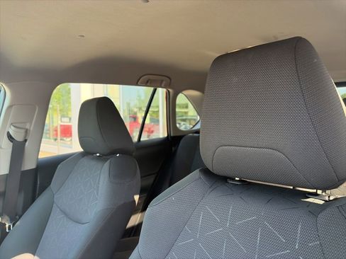 Used 2024 Toyota RAV4 XLE FWD image 25
