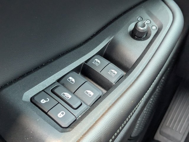 Used 2024 Jeep Grand Cherokee Limited AWD/4WD image 22