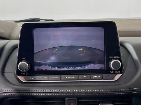 Used 2023 Nissan Rogue S AWD/4WD image 13