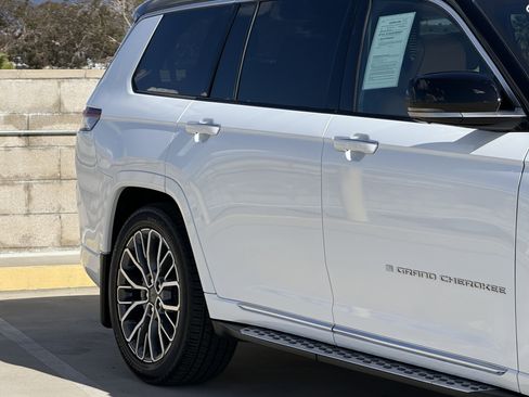 Used 2024 Jeep Grand Cherokee L Summit image 5