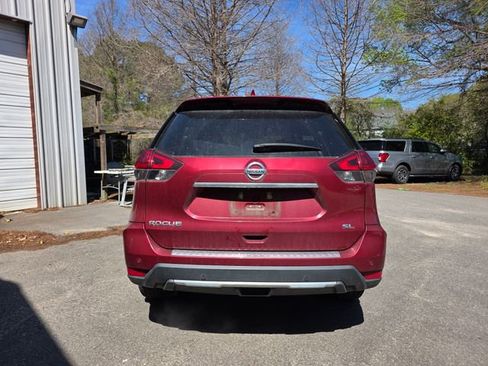 Used 2019 Nissan Rogue SL w/ Premium Package image 4