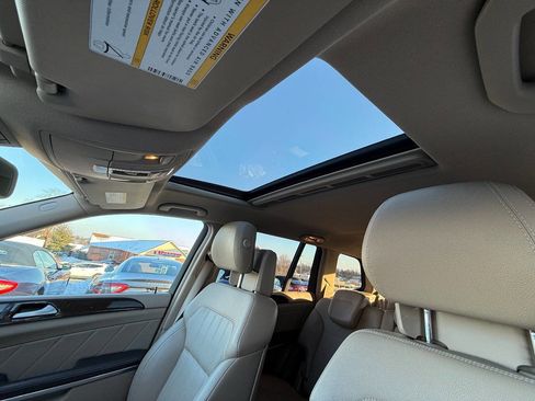 Used 2014 Mercedes-Benz GL 450 GL 450 4MATIC AWD 4dr SUV w/ Lighting Package image 25