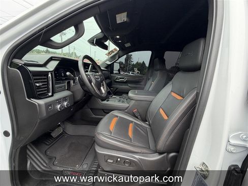 Used 2025 GMC Sierra 2500 AT4 AWD/4WD image 5
