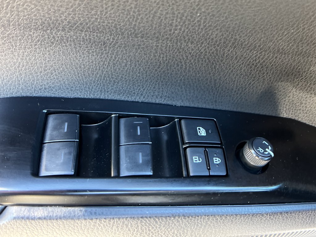 Used 2025 Toyota Camry XSE w/ Premium Plus Package AWD/4WD image 12