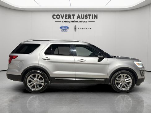 Used 2016 Ford Explorer XLT w/ Equipment Group 202A image 6