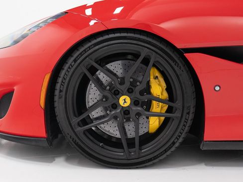 Used 2019 Ferrari Portofino RWD image 47