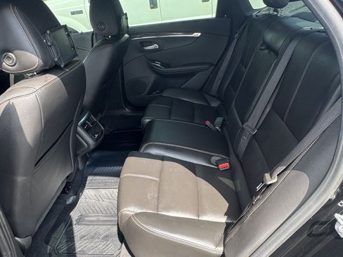 Used 2018 Chevrolet Impala LT FWD image 11