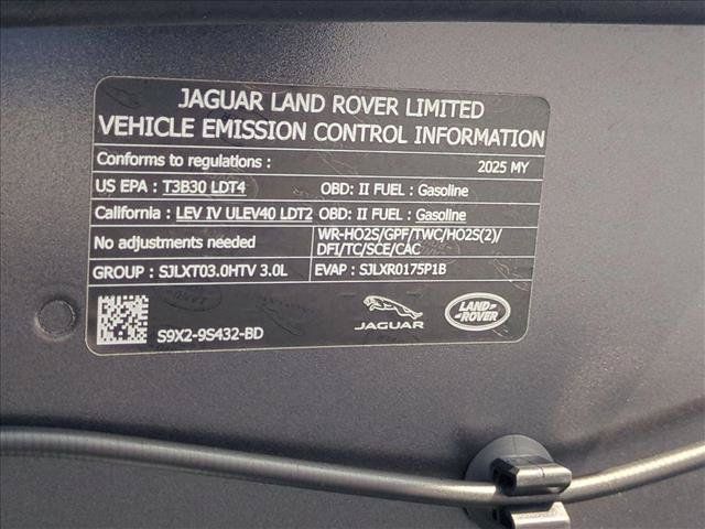 Used 2025 Land Rover Range Rover SE AWD/4WD image 28