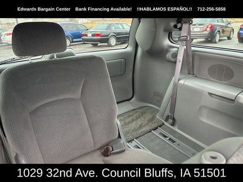 Used 2004 Chrysler Town & Country Touring image 11