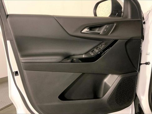 Used 2026 Chevrolet Equinox LT FWD image 26