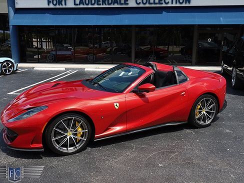 Used 2021 Ferrari 812 GTS RWD image 46