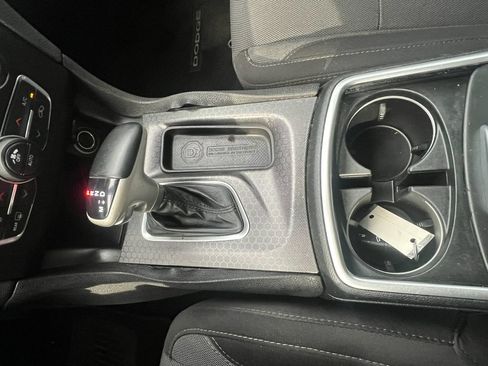 Used 2016 Dodge Charger SXT RWD image 19