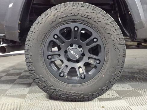 Used 2016 Toyota Tacoma TRD Sport AWD/4WD image 26