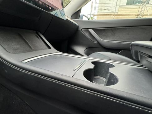 Used 2022 Tesla Model Y Performance AWD/4WD image 34