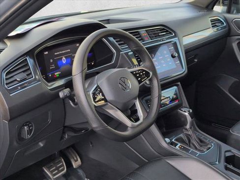 Certified 2022 Volkswagen Tiguan SE R-Line image 10