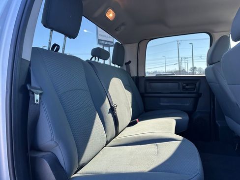Used 2018 RAM 2500 Tradesman w/ Chrome Appearance Group image 17