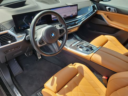 Used 2025 BMW X5 xDrive40i w/ M Sport Package AWD/4WD image 24