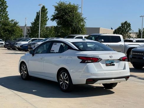 Used 2025 Nissan Versa SV FWD image 8