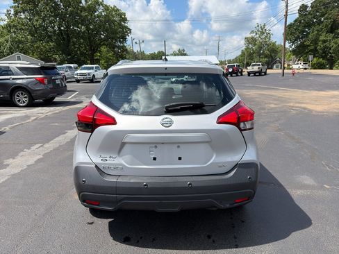 Used 2020 Nissan Kicks SV FWD image 6