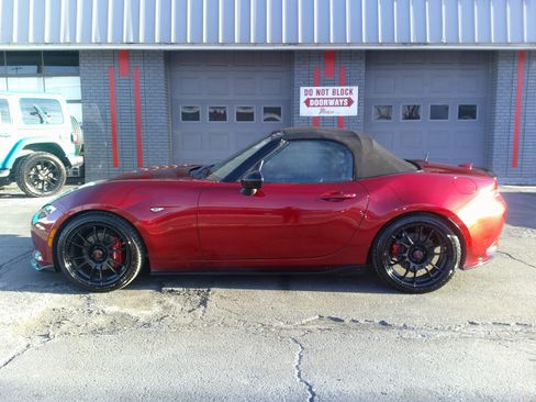 Used 2020 MAZDA MX-5 Miata Club w/ Brembo/BBS Recaro Package image 2