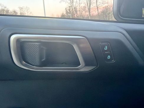 Used 2025 Ford Bronco Badlands image 26