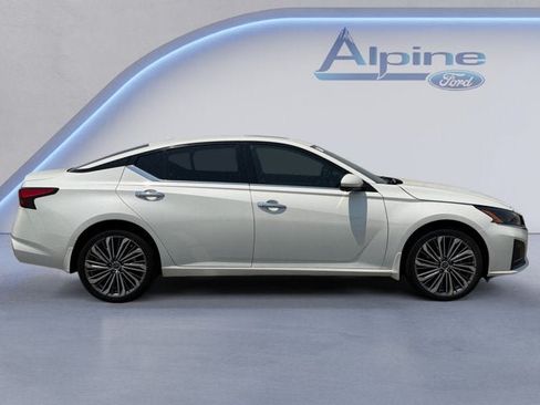 Used 2023 Nissan Altima 2.5 SL AWD/4WD image 6