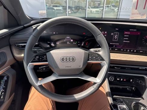 Used 2025 Audi Q5 Premium Plus w/ Premium Plus AWD/4WD image 5