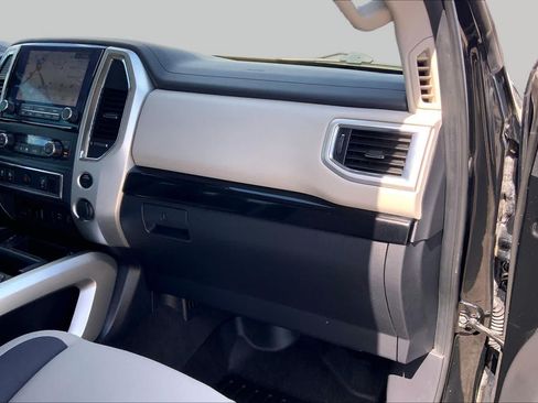 Used 2020 Nissan Titan SV w/ SV Convenience Package RWD image 19