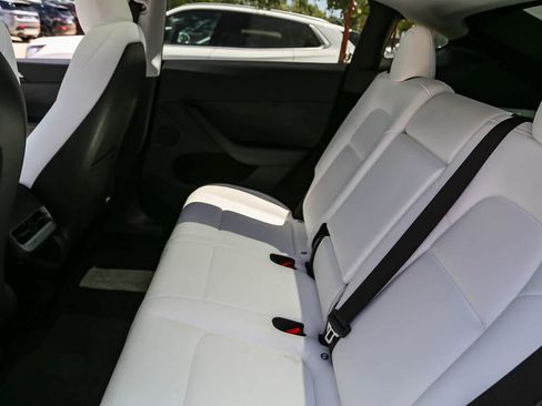 Used 2023 Tesla Model Y Long Range AWD/4WD image 17