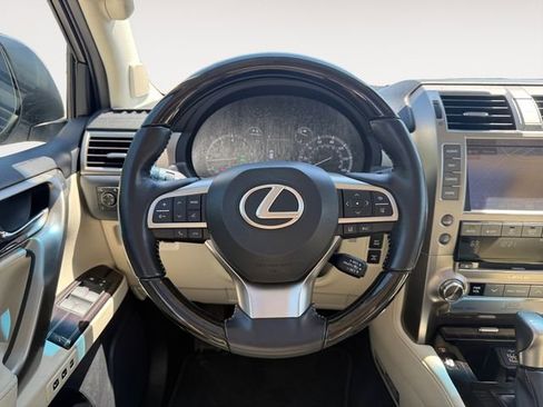 Used 2020 Lexus GX 460 Luxury w/ Accessory Package AWD/4WD image 12