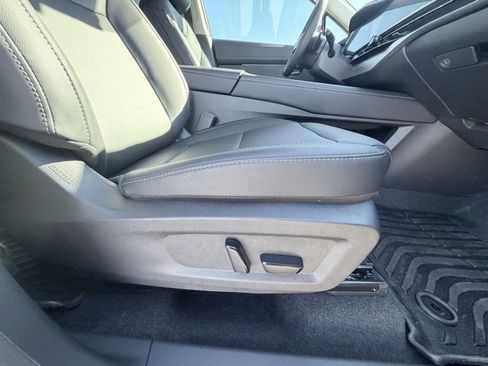 Certified 2025 Nissan Murano SV image 30