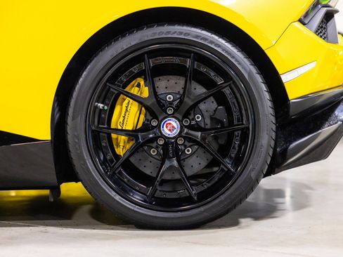 Used 2018 Lamborghini Huracan Performante image 21