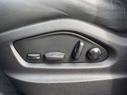 Used 2022 Porsche Cayenne Platinum Edition w/ Premium Package Plus image 15