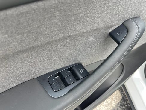 Used 2026 Tesla Model Y 2WD image 13