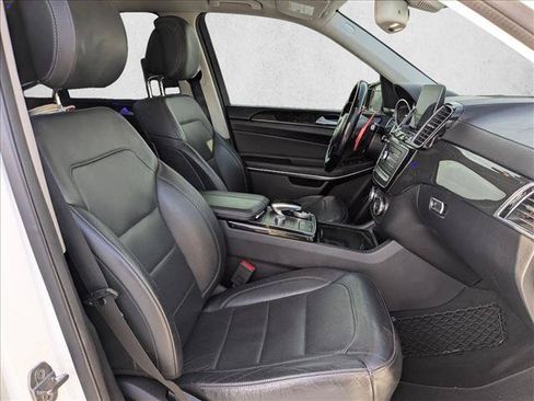 Used 2018 Mercedes-Benz GLS 550 4MATIC image 17