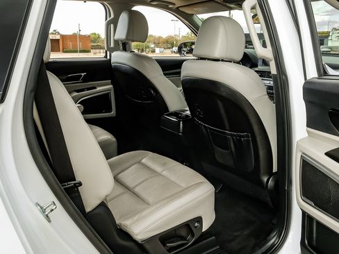 Used 2022 Kia Telluride EX w/ EX Premium Package FWD image 38