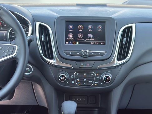 Used 2023 Chevrolet Equinox LT FWD image 17