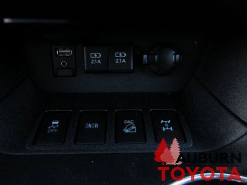 Used 2019 Toyota Highlander Limited image 25
