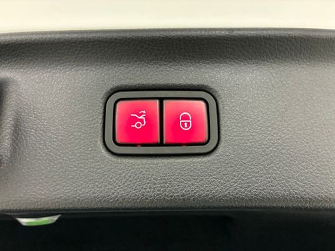 Used 2022 Mercedes-Benz S 580 4MATIC Sedan w/ AMG Line Package image 34