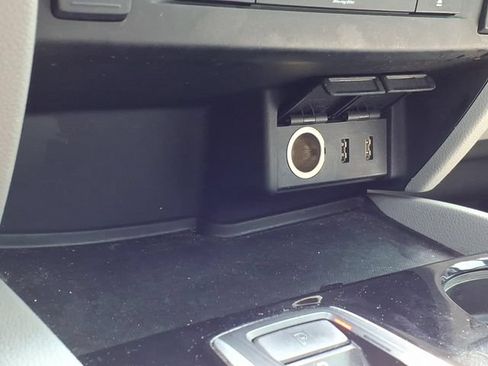 Used 2016 Honda Pilot Touring image 29